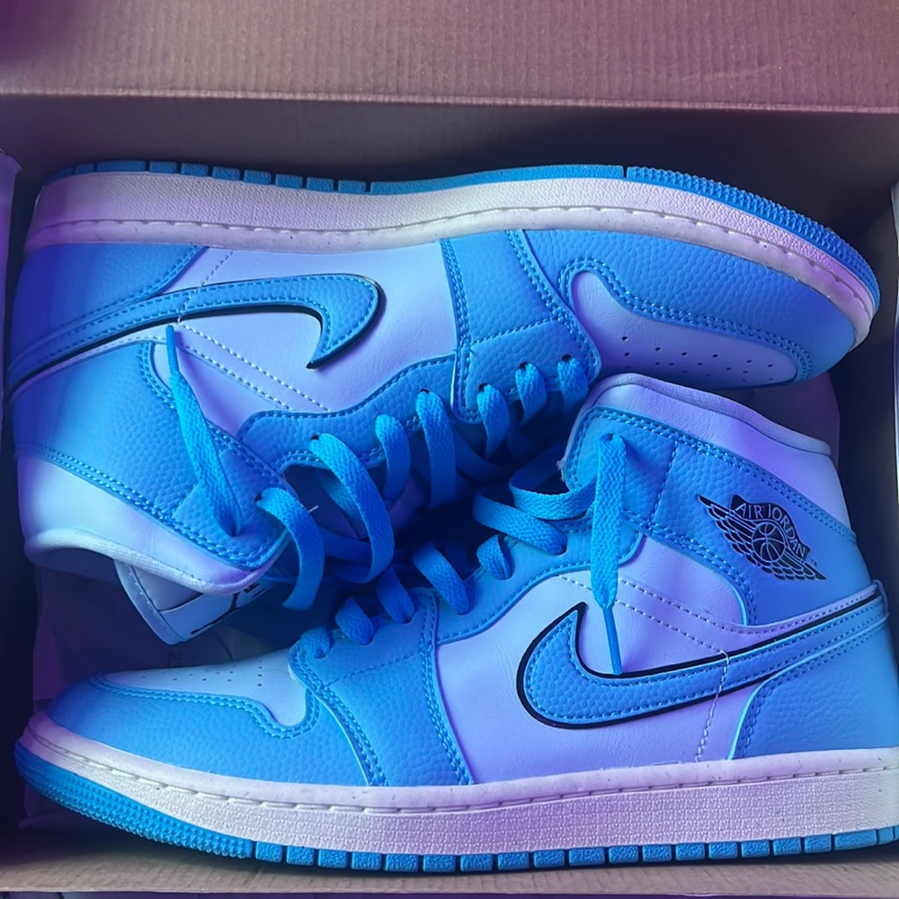 Jordan 1s ice blue